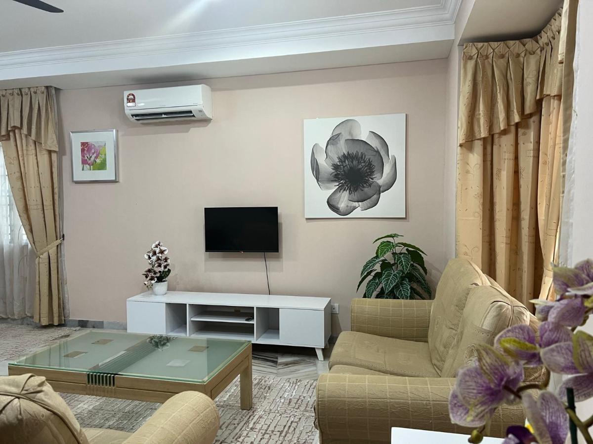 D'Lestari Homestay Seri Kembangan Zewnętrze zdjęcie