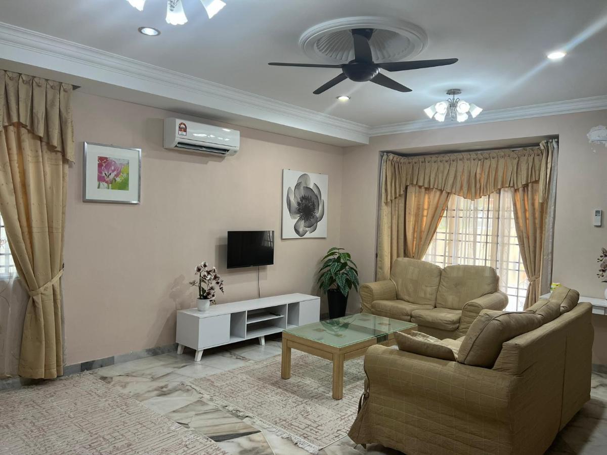 D'Lestari Homestay Seri Kembangan Zewnętrze zdjęcie
